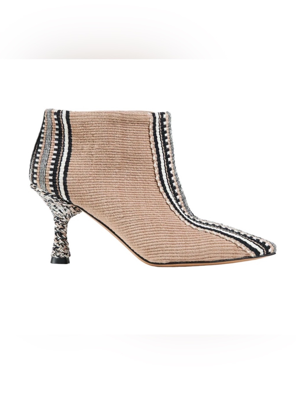 Amambaih Ankle Tan Booties with Woven Black Design Size 39/9